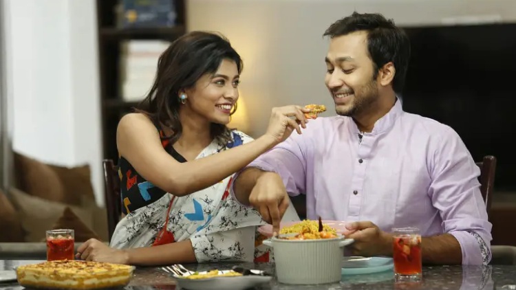 ঘুমানোর কতক্ষণ আগে খাবার খাওয়া উচিত?