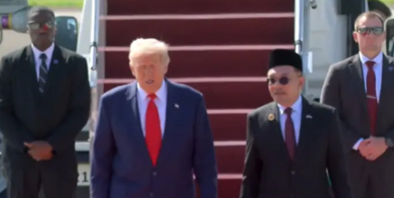 ট্রাম্পের এশিয়া সফর শুরু, প্রথম গন্তব্য মালয়েশিয়া