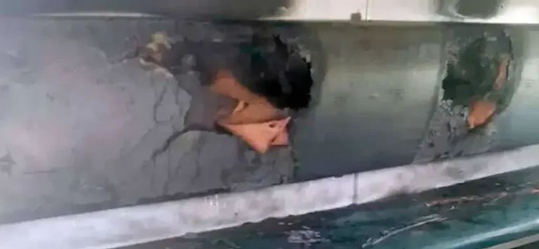 ময়মনসিংহে ট্রেনে দুর্বৃওদের আগুন, পুড়ল কয়েকটি সিট