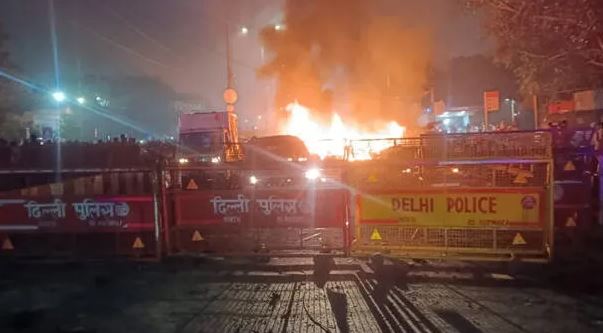 দিল্লিতে লাল কেল্লার পাশে ভয়াবহ বিস্ফোরণ, নিহত ৮