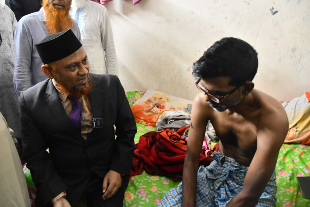 রাজধানীতে ভূমিকম্পে নিহত-আহতদের পরিবারের পাশে জামায়াতে ইসলামী