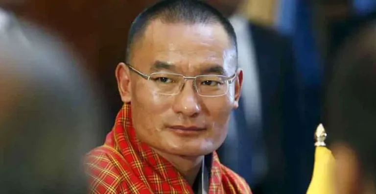 তিন দিনের রাষ্ট্রীয় সফরে ঢাকায় ভুটানের প্রধানমন্ত্রী শেরিং তোবগে