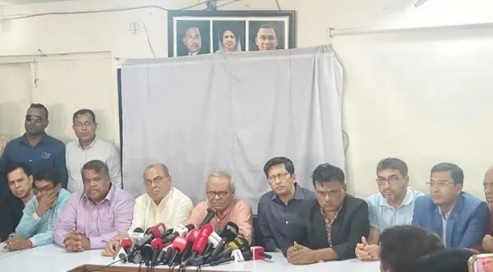 বিজয়ের মাসে বিএনপির ‘মশাল রোড শো’ স্থগিত