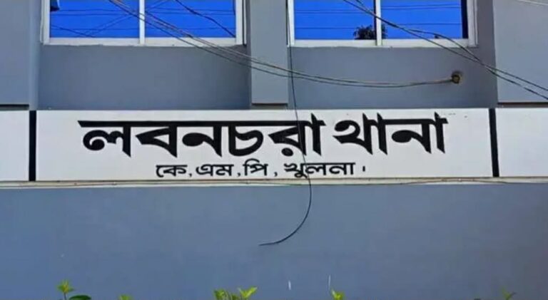 খুলনায় ঘরে ঢুকে একই পরিবারের ৪ জনকে গুলি, দুজনের অবস্থা আশঙ্কাজনক