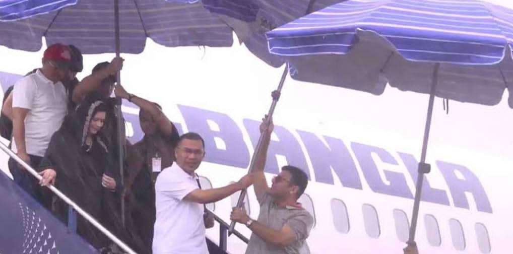 কক্সবাজারে পৌঁছেছেন প্রধানমন্ত্রী, বৃষ্টির কারণে জনদুর্ভোগ
