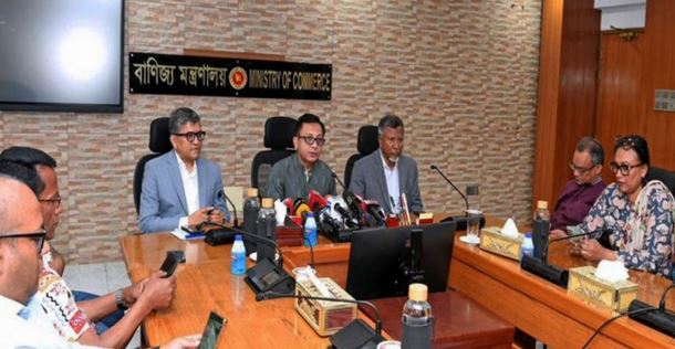 বাজারে চালের দাম ও সরবরাহ পরিস্থিতি যথেষ্ট স্থিতিশীল : বাণিজ্যমন্ত্রী