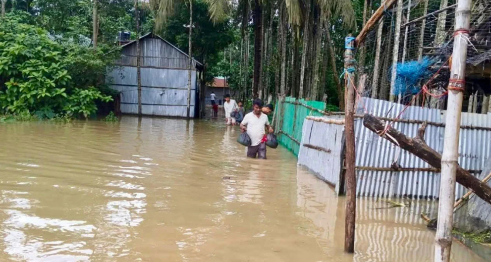 বন্যা-পাহাড়ধসে কক্সবাজারে ২৬ জনের মৃত্যু, দুর্ভোগে লাখো মানুষ