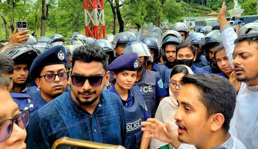 পুলিশের বাধা পেরিয়ে হবিগঞ্জের পথে এনসিপি নেতারা