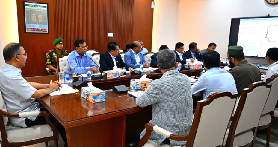 ঢাকার চারপাশের নৌপথ সচল করার সিদ্ধান্ত, চলবে বেসরকারি ওয়াটার বাসও