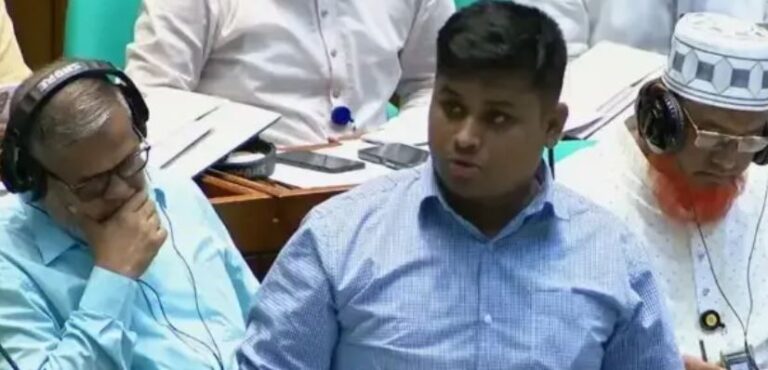ভাইভার নম্বর বাড়িয়ে সরকারি চাকরিতে স্বজনপ্রীতির সুযোগ বাড়াচ্ছে সরকার’