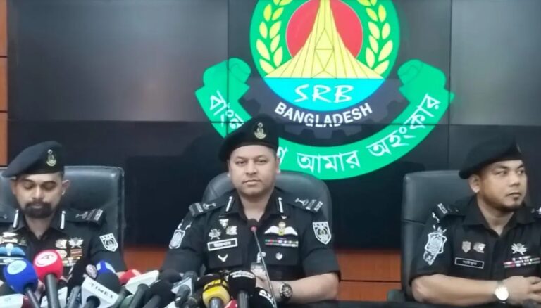 অস্ত্রের সন্ধান দিলে তথ্যদাতাকে পুরস্কার, আইনি ঝামেলা নয়: এসআরবি