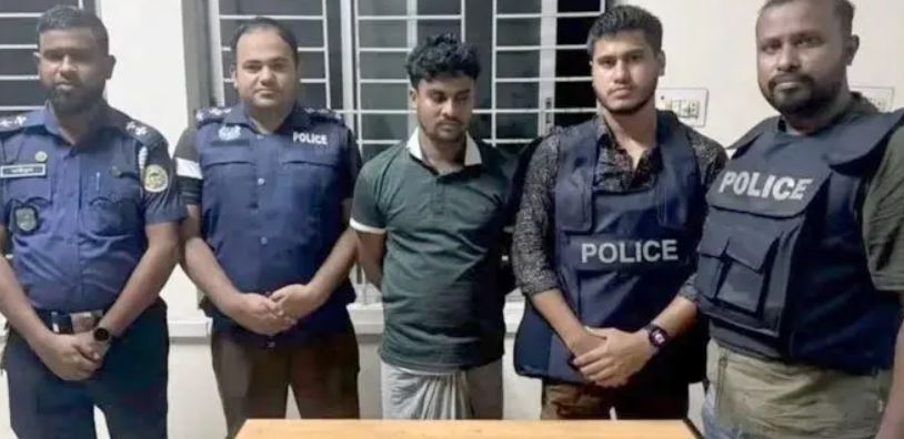 আইনশৃঙ্খলা বাহিনীর লুট হওয়া পিস্তলসহ ছাত্রদল নেতা গ্রেপ্তার
