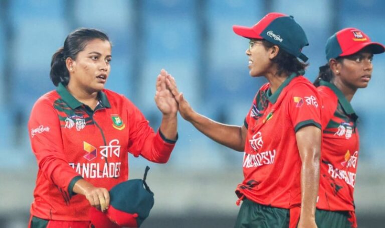 লড়াই জমিয়েও শ্রীলঙ্কার কাছে হার, সেমিফাইনালের অপেক্ষা বাড়ল বাংলাদেশের