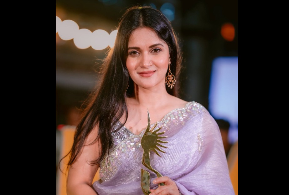 নতুন অধ্যায় শুরু করলেন মিথিলা