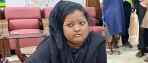 ফ্যামিলি কার্ড দেওয়ার কথা বলে নেন ৯৮ হাজার, আরও টাকা নিতে এসে আটক