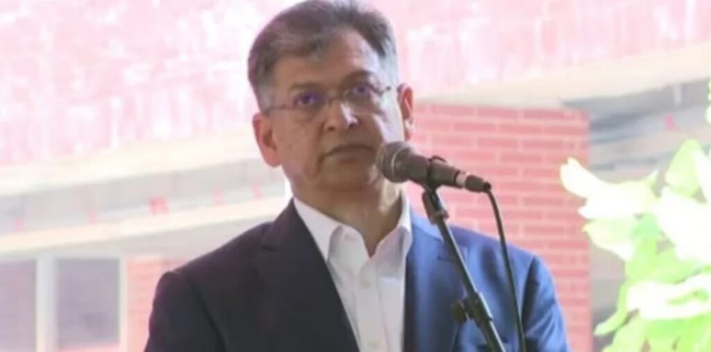 সংবিধান সংশোধনে বিরোধী দল সহযোগিতা করছে না: স্বরাষ্ট্রমন্ত্রী