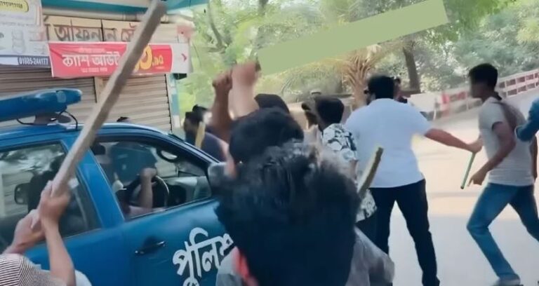 গোপালগঞ্জে ‘জয় বাংলা’ স্লোগান দিয়ে পুলিশের ওপর হামলা, গাড়ি ভাঙচুর