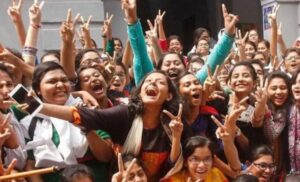এইচএসসি ও সমমানে পাসের হার ৫২.১২ শতাংশ, জিপিএ-৫ পেয়েছে ৪০ হাজার